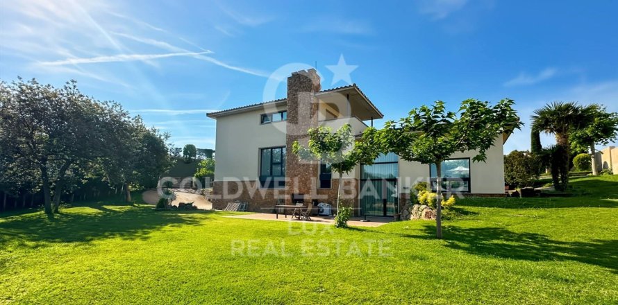 6 bedrooms house for sale in L'Escala, Girona, Catalonia, Spain № 5804