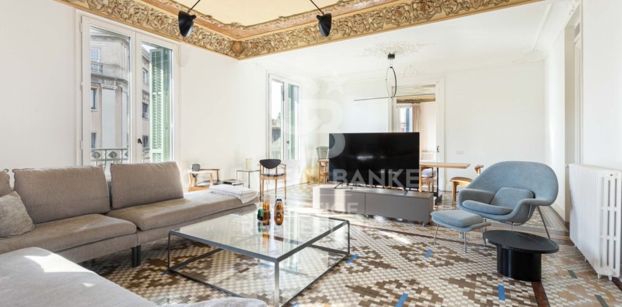 4 bedrooms penthouse for sale in Barcelona, Catalonia, Spain № 5801