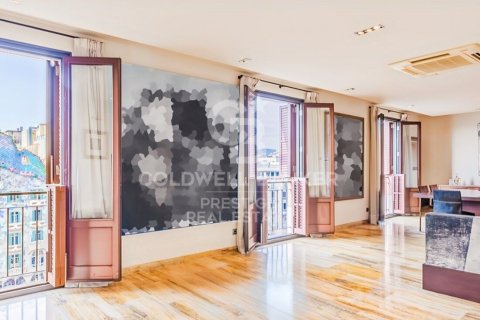 3 bedrooms apartment for sale in Barcelona, Catalonia, Spain № 5803 - photo 2