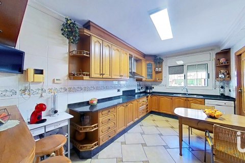 5 bedrooms house for sale in Valls, Tarragona, Catalonia, Spain № 5018 - photo 3