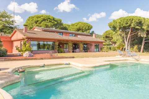 Дом с 5 спальнями в Сан-Андреу-де-Льяванересе, Барселона, Каталония, Испания № 1562