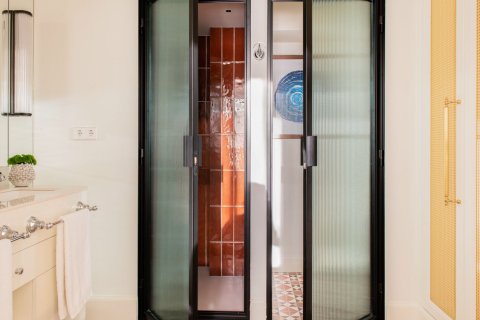 Снять в аренду квартиру в Барселона, Испания с 4 комнаты, № 1560 - фото 14