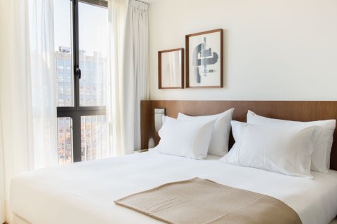 Снять в аренду квартиру в Барселона, Испания с 4 комнаты, № 1560 - фото 8