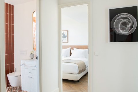 Снять в аренду квартиру в Барселона, Испания с 4 комнаты, № 1560 - фото 7