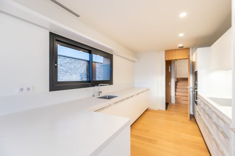 Снять в аренду дом в Барселона, Испания с 7 комнат, № 1559 - фото 5