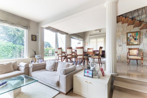 Снять в аренду дом в Барселона, Испания с 5 комнат, № 1561 - фото 2