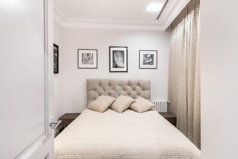 Снять в аренду квартиру в Барселона, Испания с 5 комнат, № 1558 - фото 9