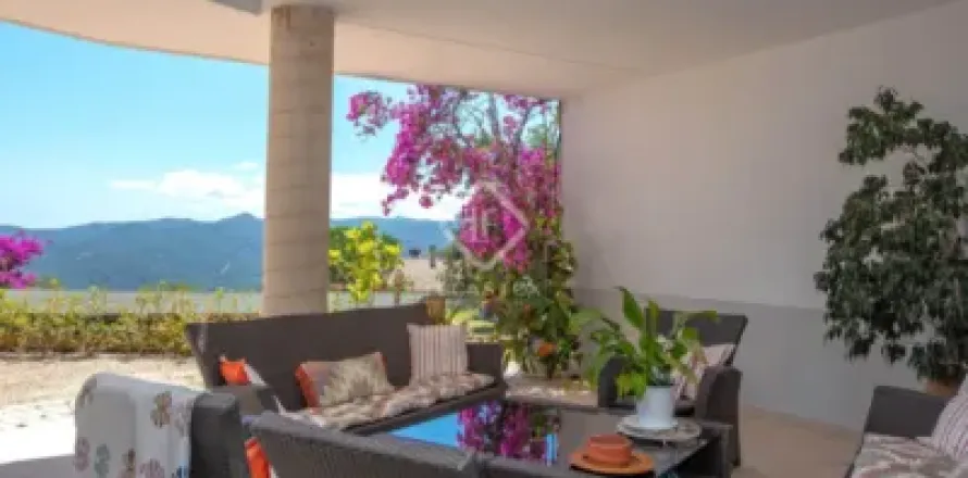 Дом с 6 спальнями в Героне, Каталония, Испания № 2685