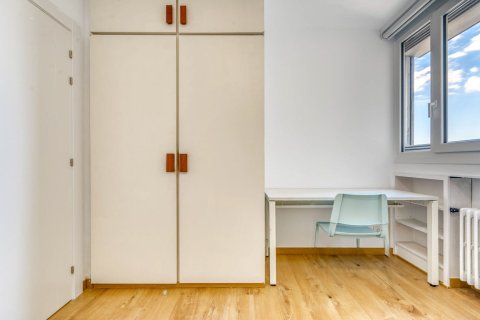 Купить квартиру в Барселона, Испания с 4 комнаты, № 1417 - фото 28