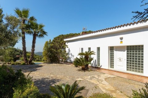 Купить дом в Алелья, Испания с 4 комнаты, 555м², № 1418 - фото 6