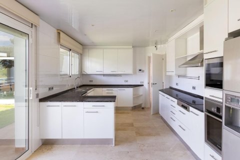 Купить дом в Алелья, Испания с 4 комнаты, 555м², № 1418 - фото 29