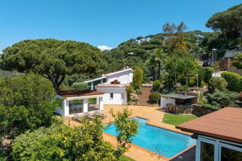 Купить дом в Алелья, Испания с 4 комнаты, 555м², № 1418 - фото 3