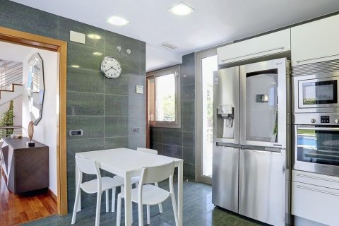 Купить дом в Аренис де Мар, Испания с 6 комнат, № 1422 - фото 15