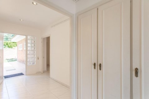 Купить дом в Сан-Андреу-де-Льяванерес, Испания с 6 комнат, № 1421 - фото 3