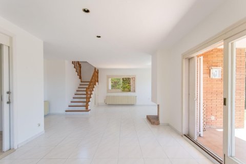 Купить дом в Сан-Андреу-де-Льяванерес, Испания с 6 комнат, № 1421 - фото 11