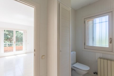 Купить дом в Сан-Андреу-де-Льяванерес, Испания с 6 комнат, № 1421 - фото 23