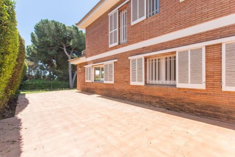 Купить дом в Сан-Андреу-де-Льяванерес, Испания с 6 комнат, № 1421 - фото 27