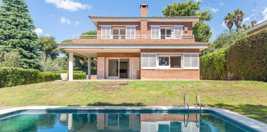 Дом с 5 спальнями в Сан-Андреу-де-Льяванересе, Барселона, Каталония, Испания № 1421