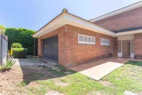 Купить дом в Сан-Андреу-де-Льяванерес, Испания с 6 комнат, № 1421 - фото 29