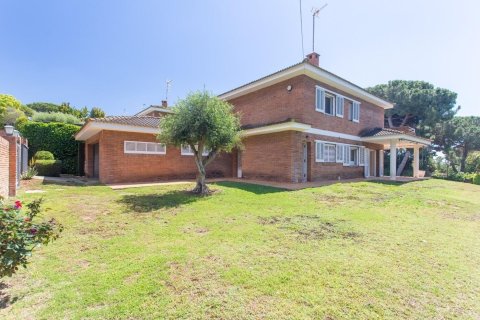 Купить дом в Сан-Андреу-де-Льяванерес, Испания с 6 комнат, № 1421 - фото 14