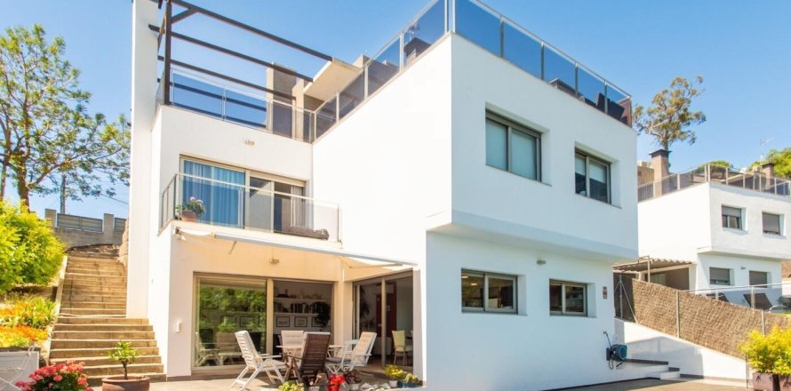 Дом с 4 спальнями в Сан-Себрия-де-Вальяльте, Барселона, Каталония, Испания № 1420