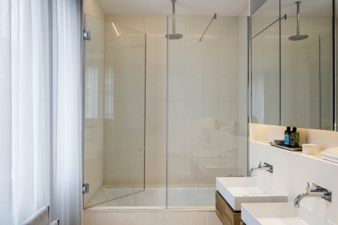 Снять в аренду квартиру в Барселона, Испания с 5 комнат, № 1549 - фото 12