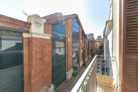 Купить квартиру в Барселона, Испания с 4 комнаты, № 1547 - фото 16