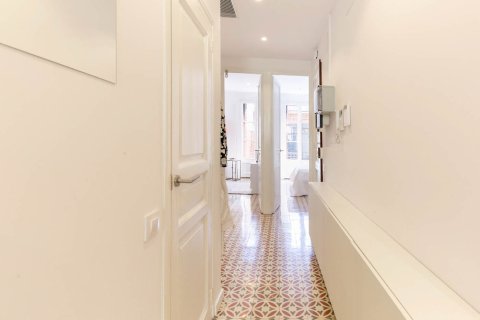 Купить квартиру в Барселона, Испания с 4 комнаты, № 1547 - фото 13