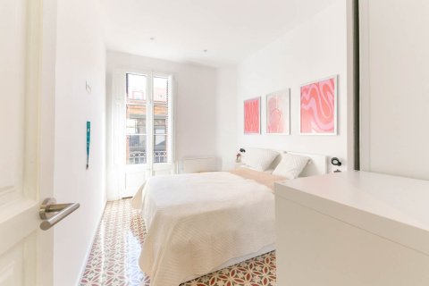 Купить квартиру в Барселона, Испания с 4 комнаты, № 1547 - фото 12