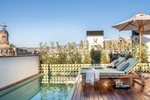 Снять в аренду квартиру в Барселона, Испания с 3 комнаты, № 1548 - фото 2