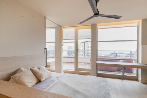 Купить квартиру в Барселона, Испания с 4 комнаты, № 1543 - фото 24