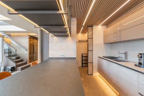 Купить квартиру в Барселона, Испания с 4 комнаты, № 1543 - фото 10