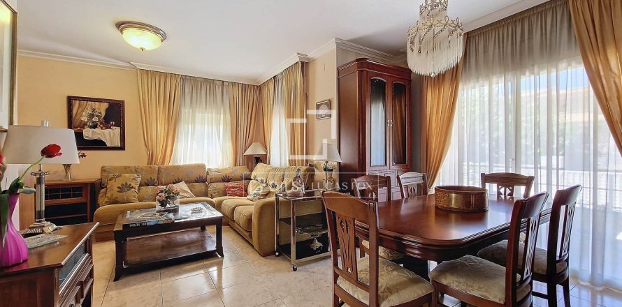 4 chambres villa à vendre à Cubelles, Barcelona, Catalonia, Spain № 4362