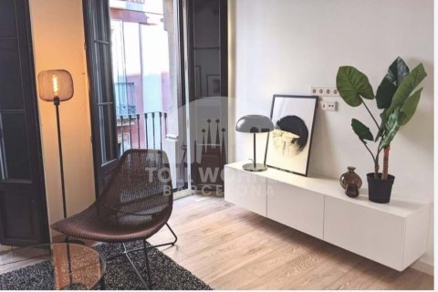 Купить квартиру в Старый город, Барселона, Испания с 2 спальни, 100м², № 2793 - фото 3