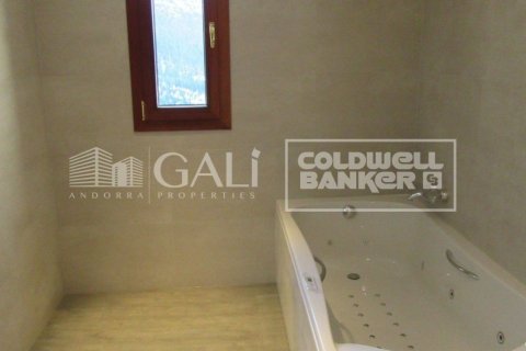 Купить виллу в Андорра, Испания с 4 спальни, 260м², № 6019 - фото 23