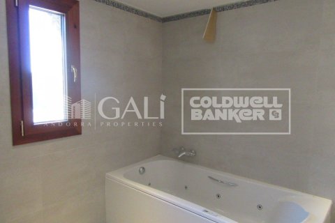 Купить виллу в Андорра, Испания с 4 спальни, 260м², № 6019 - фото 24