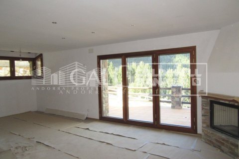 4 bedrooms house for sale in Principado De Andorra (Ninguna Poblacion Tiene C.P.), Lleida, Catalonia, Spain № 6020 - photo 17