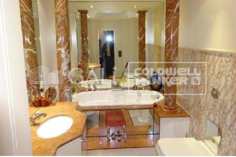 4 bedrooms villa for sale in Principado De Andorra (Ninguna Poblacion Tiene C.P.), Lleida, Catalonia, Spain № 6021 - photo 9