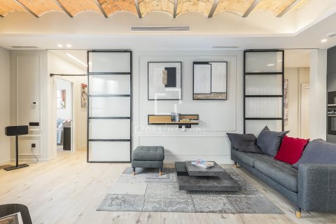 Ático de 2 dormitorios en venta en Barcelona, Cataluña, Spain № 3969 - foto 9