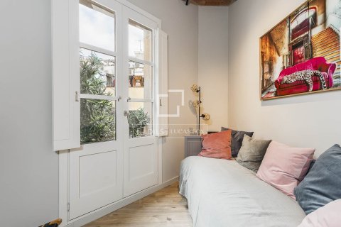 Ático de 2 dormitorios en venta en Barcelona, Cataluña, Spain № 3969 - foto 25