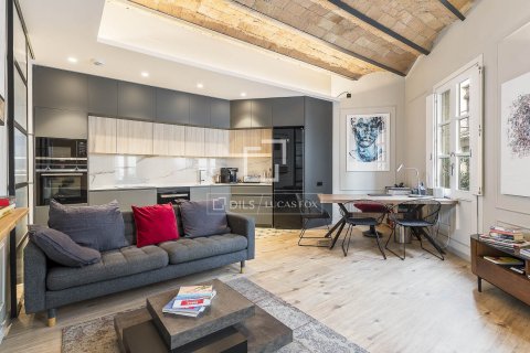 Ático de 2 dormitorios en venta en Barcelona, Cataluña, Spain № 3969 - foto 5