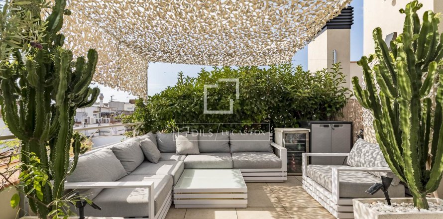 Ático de 2 dormitorios en venta en Barcelona, Cataluña, Spain № 3969