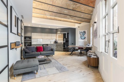 Ático de 2 dormitorios en venta en Barcelona, Cataluña, Spain № 3969 - foto 14