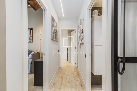 Ático de 2 dormitorios en venta en Barcelona, Cataluña, Spain № 3969 - foto 15