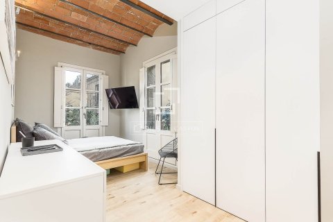 Ático de 2 dormitorios en venta en Barcelona, Cataluña, Spain № 3969 - foto 18