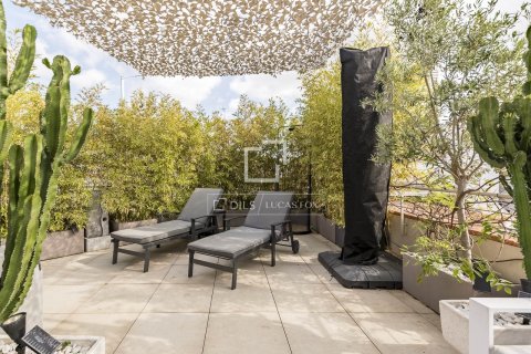 Ático de 2 dormitorios en venta en Barcelona, Cataluña, Spain № 3969 - foto 4