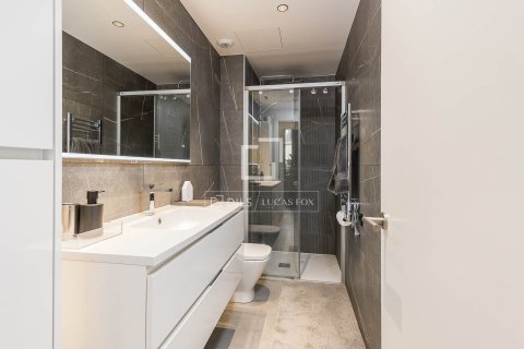 Ático de 2 dormitorios en venta en Barcelona, Cataluña, Spain № 3969 - foto 21