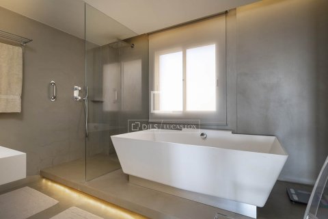 Apartamento de 3 dormitorios en venta en Barcelona, Cataluña, Spain № 3773 - foto 28