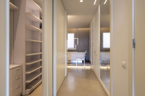 Apartamento de 3 dormitorios en venta en Barcelona, Cataluña, Spain № 3773 - foto 27