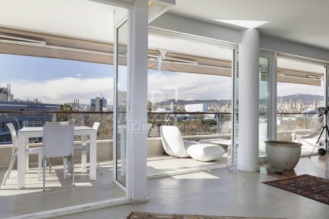 Apartamento de 3 dormitorios en venta en Barcelona, Cataluña, Spain № 3773 - foto 2